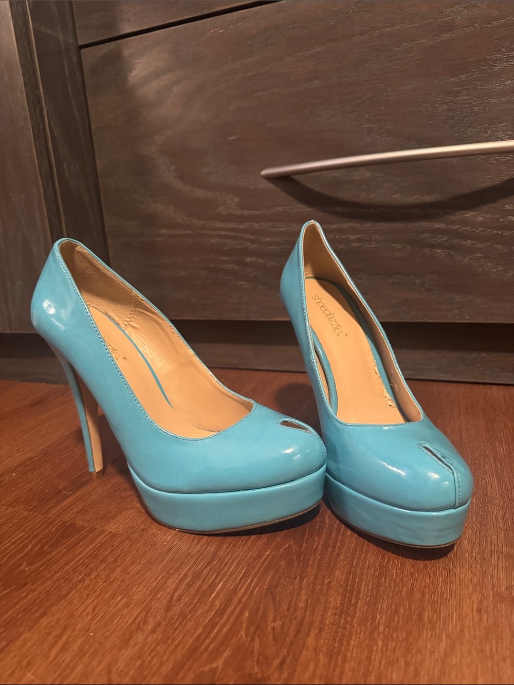 Shoe Dazzle Turquoise Patent Platform Pumps